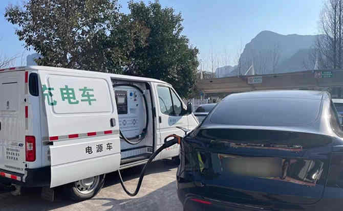 康保汽车搭电